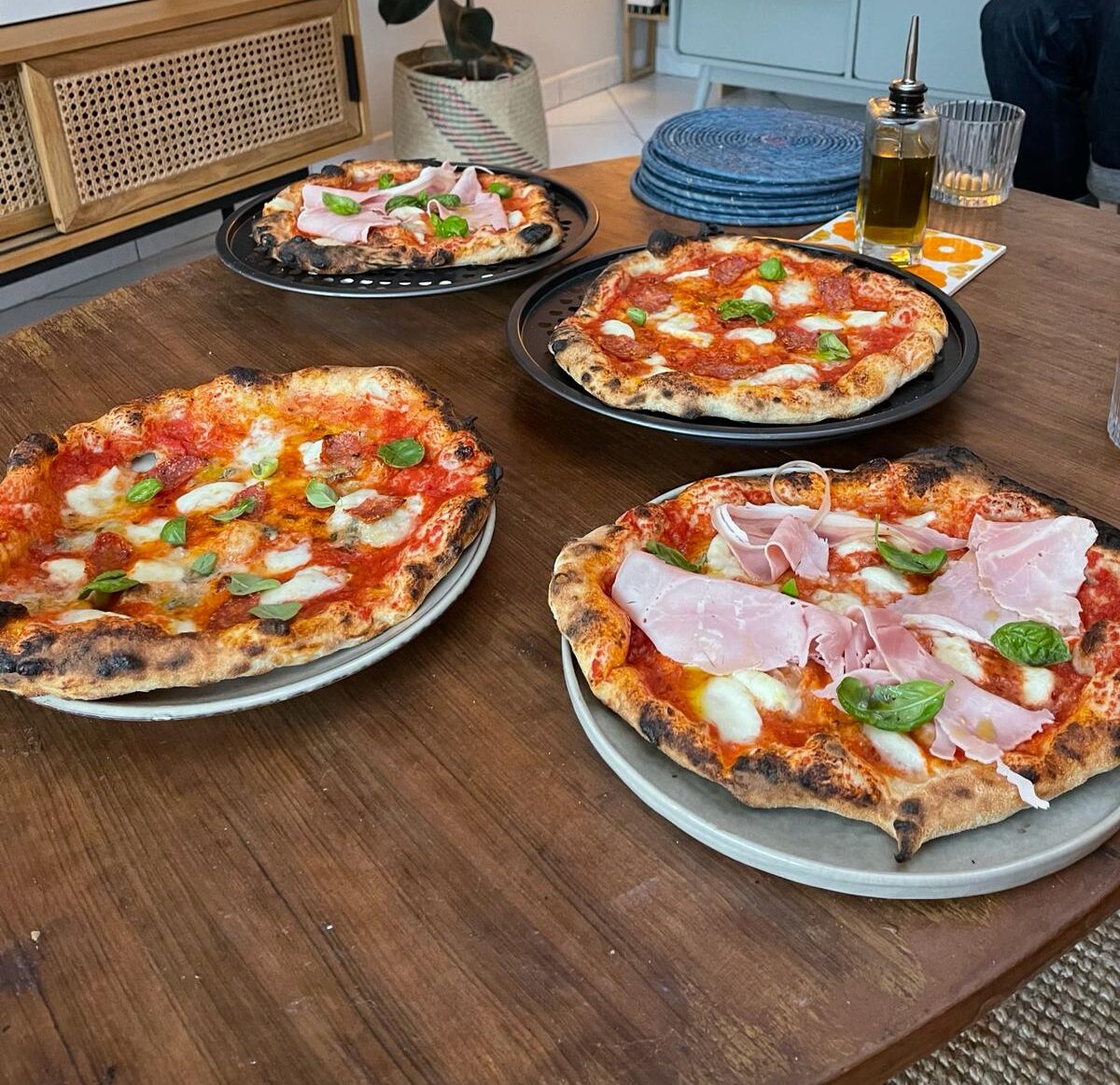 https://www.pizzanation.fr/wp-content/uploads/2024/05/pizza-napolitaine-ooni-e1716742603551.jpg